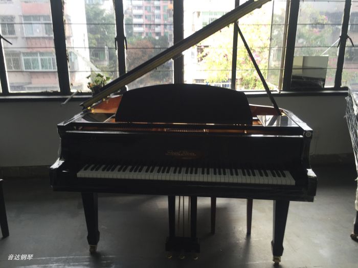 Grand piano cho thuê hiệu suất Thâm Quyến nhà đàn piano cũ thẳng đứng Đông Quan cho thấy nhà thực hành Huệ Châu chuyên nghiệp đàn piano mini