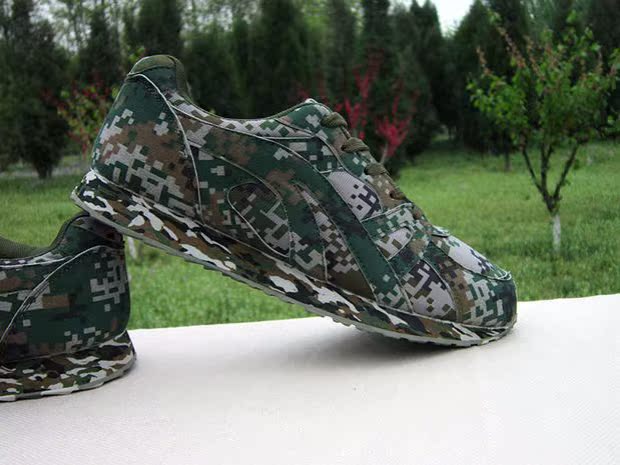 Giày chạy giày đào tạo giày gỗ ngụy trang ngoài trời giày thể thao đáy xốp thấp để giúp giày thoáng khí giày off-road giày the thao nam chính hãng