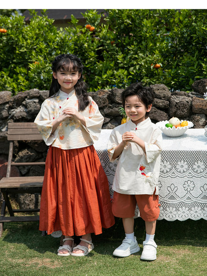 Neue Mutter-Tochter-Kleidung im chinesischen Stil im nationalen Stil, dreiköpfige Familie, Mutter-Kind-Kleidung, Hanfu, Performance-Kleidung zum Mittherbstfest, neuer Tang-Anzug für den Sommer