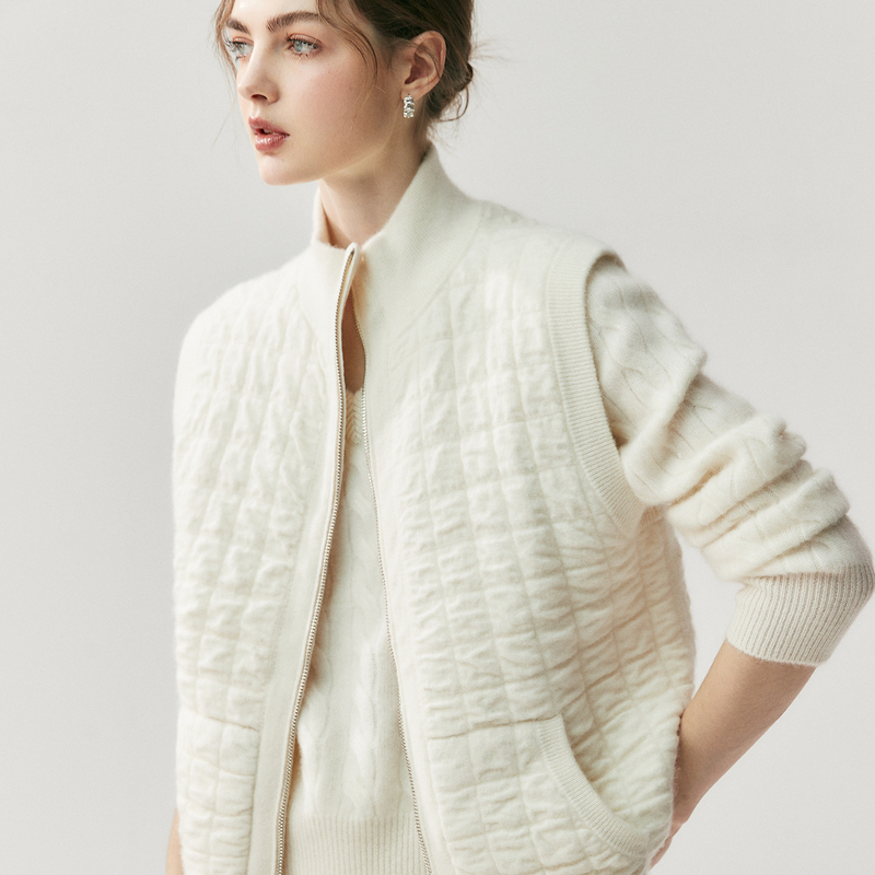 Layering Essential~ Women's Cashmere Vest with Textured Cotton, Thickened with Pockets, Zippered Knit Cardigan, Sleeveless Jacket Layering Essential~ Women's Cashmere Vest with Textured Cotton, Thickened with Pockets, Zippered Knit Cardigan, Sleeveless Jacket