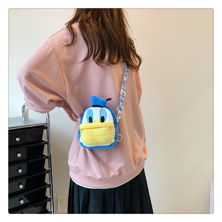 Детская сумка на ремне 两用小熊儿童斜挎包女孩毛绒可爱宝宝包包出游女童零钱单肩手机包