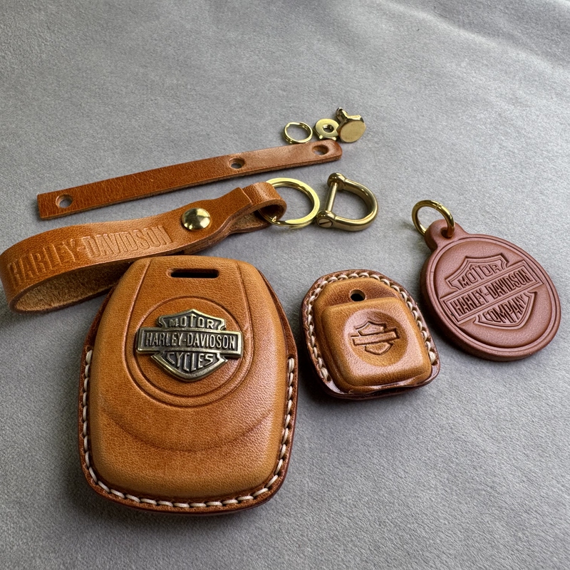 Suitable for Harley Motorcycle Sensor Key Case Sportster S Leather Case Retro Genuine Leather Bag with Ring Buckle Suitable for Harley Motorcycle Sensor Key Case Sportster S Leather Case Retro Genuine Leather Bag with Ring Buckle