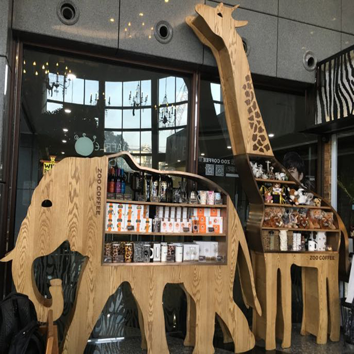 Log elephant giraffe bookshelf picture book museum floor rack soft animal bookcase window props decoration rack