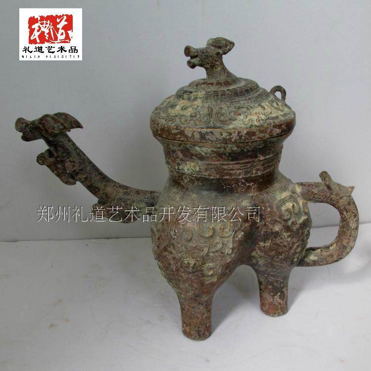 Do the old imitation ancient bronzes craftsmanship gift pendulum decoration large all different period wine pot bronze BRONZE Show the spring and autumn beast face grain dragon flow.
