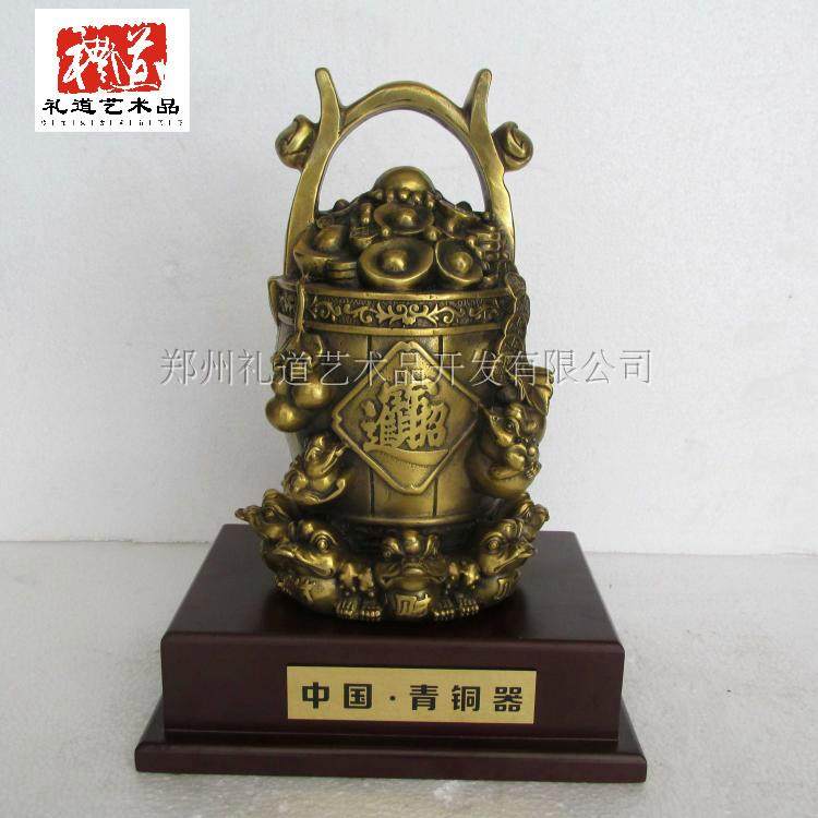 Zhengzhou handicraft swing adorned with eight golden toad fingers 8 square opening pure copper one barrel gold brass original color wiping black helaity