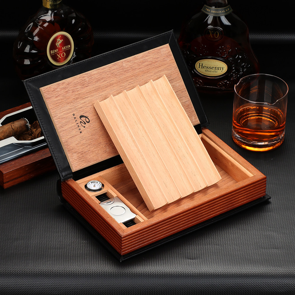 5 cigar humidors Portable cigar box carry-on set to send scissors hygrometer book moisturizing cigarette case leather case