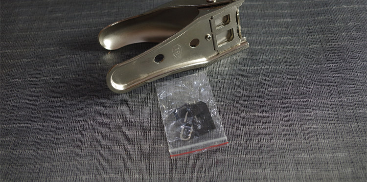 Pince pour cartes SIM - Ref 306663 Image 11