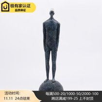 Modern Nordic creative light luxury sculpture blue figure decoration model room TV cabinet study exhibition hall soft decoration