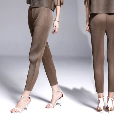 For women who don't go out for a long time, there are solid color, large size, loose and casual, elastic and tight waist pants for the 2026 season