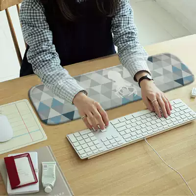 Thickened desk hand elbow pad non-slip comfortable soft short plush sleeping computer desk elk boy elbow pad