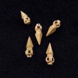 Sangye Qingpu, практикующий кипарисовые деревья, вырезанные с пестиком King Kong