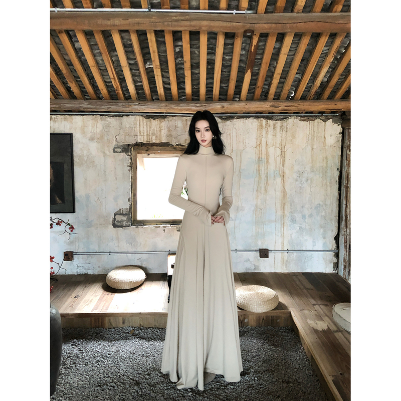 Youwei Has a Very Beautiful Spring Dress for Women, 2025 New Style, Long-Sleeved, Long Dress for Layering Youwei Has a Very Beautiful Spring Dress for Women, 2025 New Style, Long-Sleeved, Long Dress for Layering