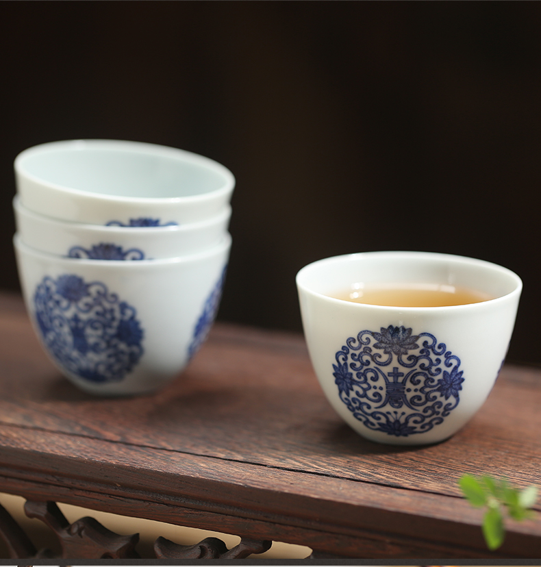 Three frequently hall sample tea cup of blue and white porcelain of jingdezhen ceramic cups kung fu tea masters cup S43076 personal single CPU