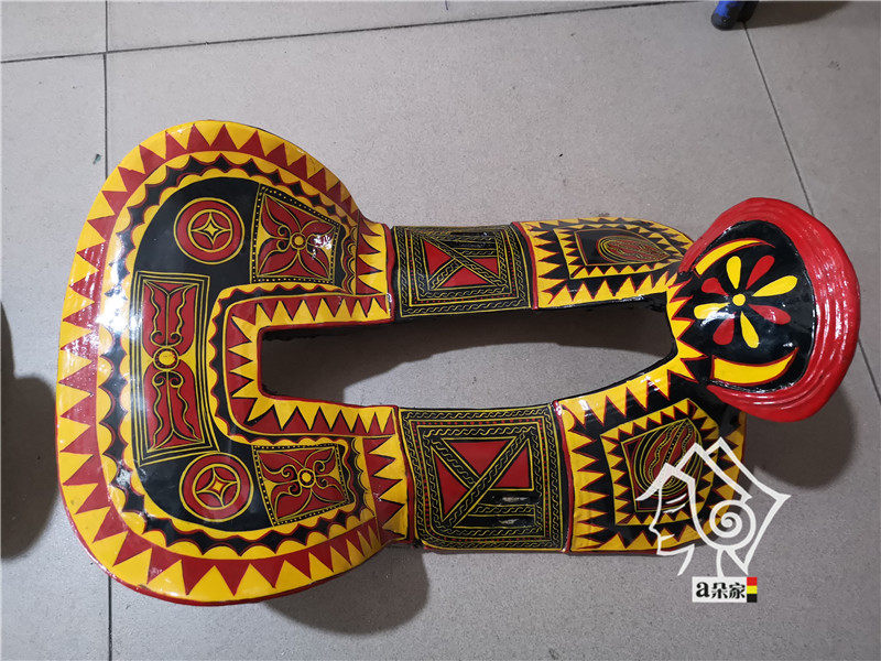Yi Saddle Hand Painting Painting Machine Minority Nationality Featured Crafts