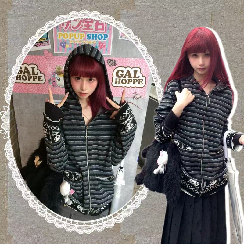 Gaki Oyo Original Black and Gray Striped Casual Loose-Fit Patchwork Skull Sweater Vintage Sweatshirt Sweater