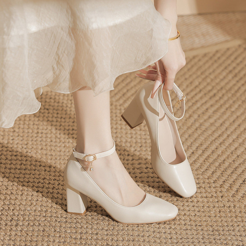 2025 New Style Square Toe Plus Size Chunky Heel High Heels with Single Buckle Strap, Extra Wide and Comfortable for Commuters, Versatile and Comfortable