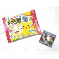 Japan Lotte LOTTE Pikachu Chocolate Wise biscuits Children snacks with cartoon stickers 23g