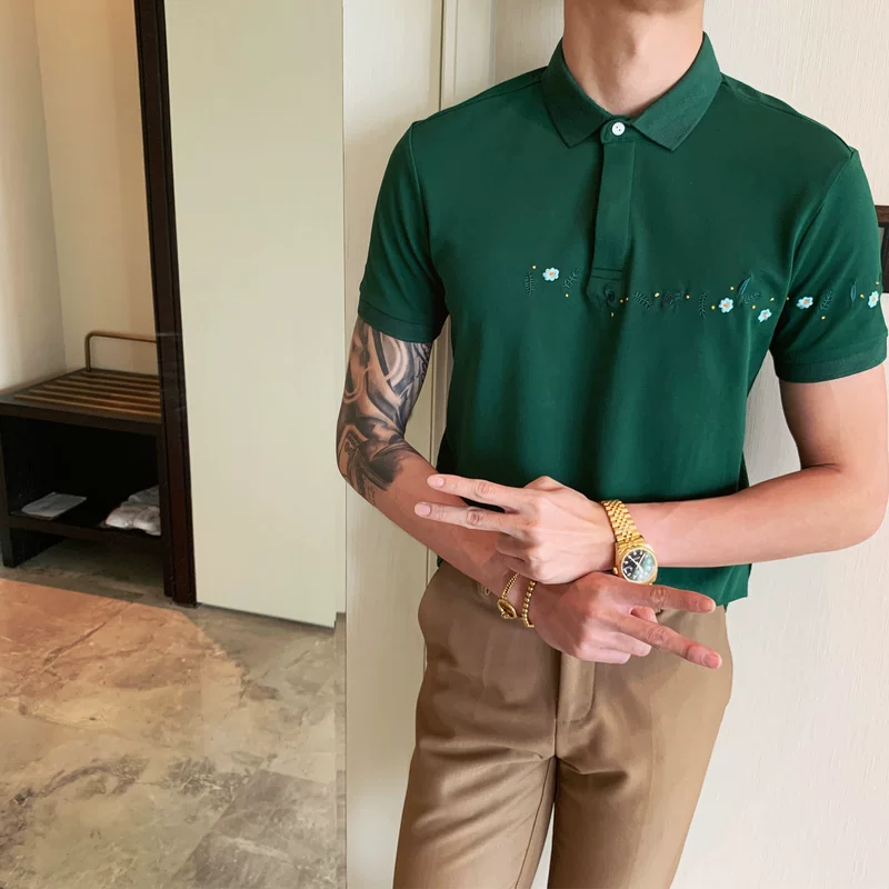 Mùa hè Hàn Quốc Nam nhỏ Ve áo ngắn tay áo thêu POLO Thời trang Giới trẻ Nhật Bản Áo thun Nhật Bản Áo thun thủy triều Hàn Quốc - Polo áo thun có cổ