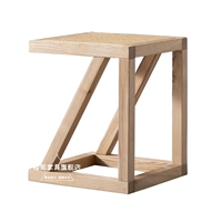 Квадратный журнальный столик с геометрическим рисунком