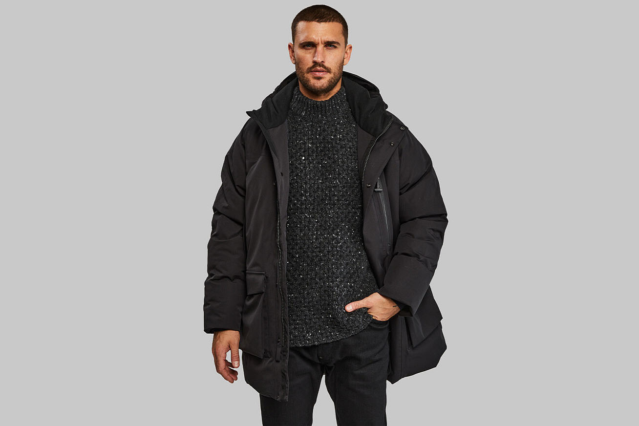Cashmerenomadsweater_black_2752_71-2000x872.jpg