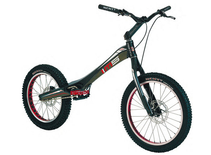 Climbing vehicle MONTY M5 vehicle