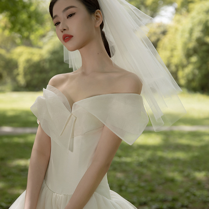 Summer wedding dress, french style, open shoulders, fitted, suitable for teen Summer wedding dress, french style, open shoulders, fitted, suitable for teen