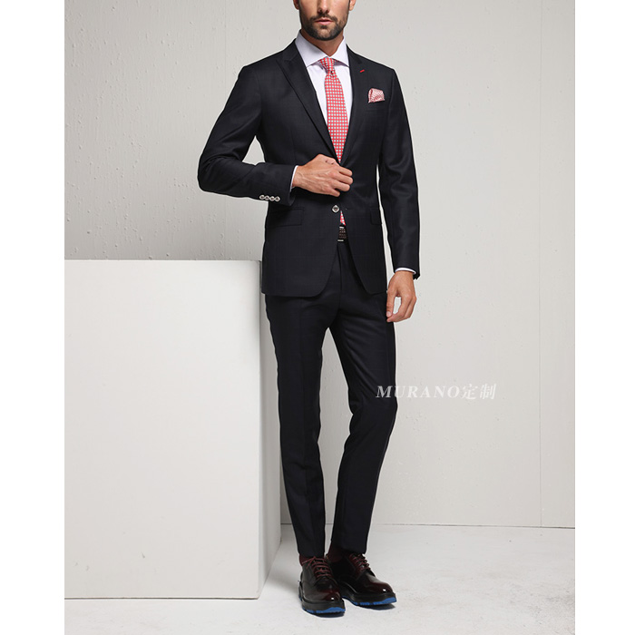 Shanghai clothing custom suits modified leather clothes repaired down jackets changed to short shirts changed to small Murano