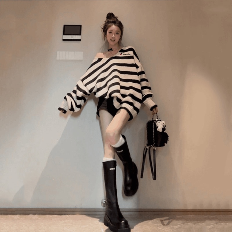 Cute Champion Lazy Style Oversized Striped V-Neck Sweater for Women, Autumn and Winter Design, Loose Knit Top