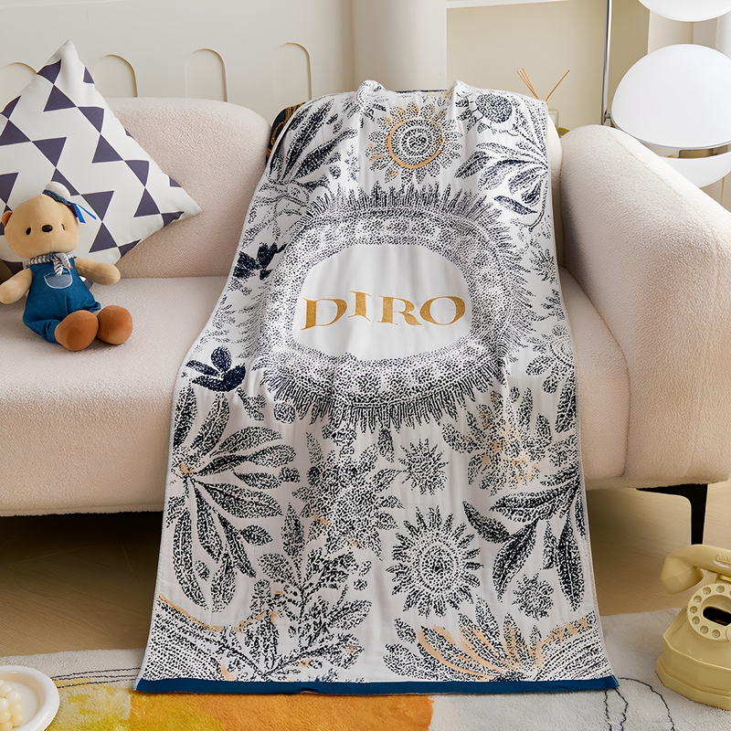 Pure Cotton Gauze Bath Towel for Adults, All-Cotton, Four-Layer, Large Size, Ultra-Soft Blanket, Absorbent, Lint-Free Wrap Towel Pure Cotton Gauze Bath Towel for Adults, All-Cotton, Four-Layer, Large Size, Ultra-Soft Blanket, Absorbent, Lint-Free Wrap Towel