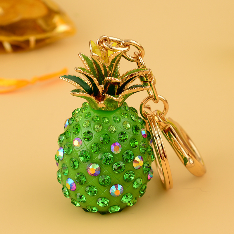 Pineapple Car Keychain Pendant for Women, Exquisite Pineapple Bag Charm, Cute Gift for Couples and Elementary School Students