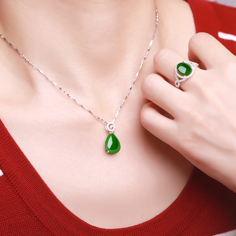 S925銀 和田玉 瓢箪型 ペンダント S925銀 和田玉 瓢箪型 ペンダント 和田玉 根付 天然素材 置物骨董