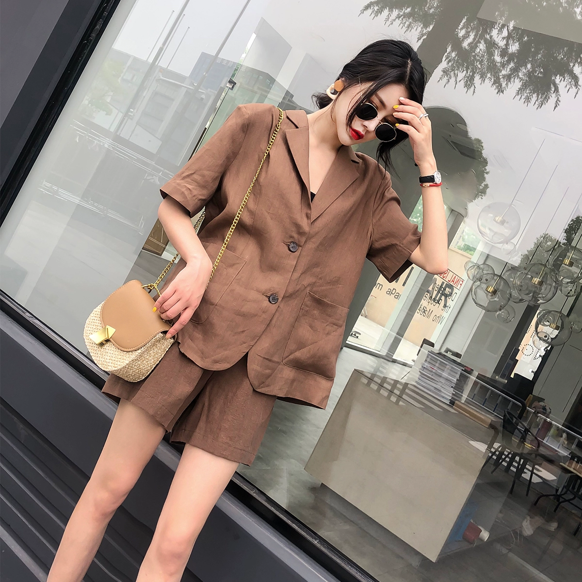 Bộ đồ nữ vải lanh và cotton màu cà phê ngắn tay phong cách Hàn Quốc hoang dã quần đùi rộng hai mảnh lưng cao mỏng manh - Bộ đồ