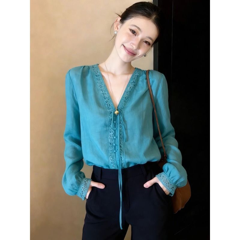 2026 New Peacock Blue Shirt for Women, Long-Sleeved, Spring, Beautiful, High-End, Light Luxury, Fashionable, Elegant, Stunning V-Neck Shirt