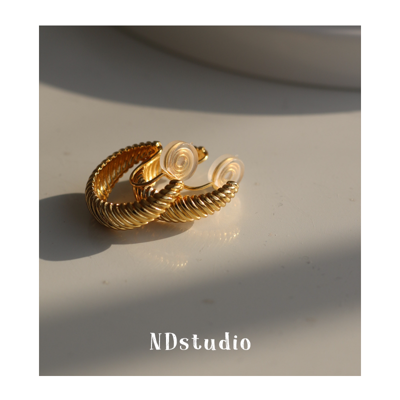 ND without ear hole B into European and American lukewarm wind metal horn cirque C circle Mosquito Coil disc Advanced Sensation Method Ear Clip