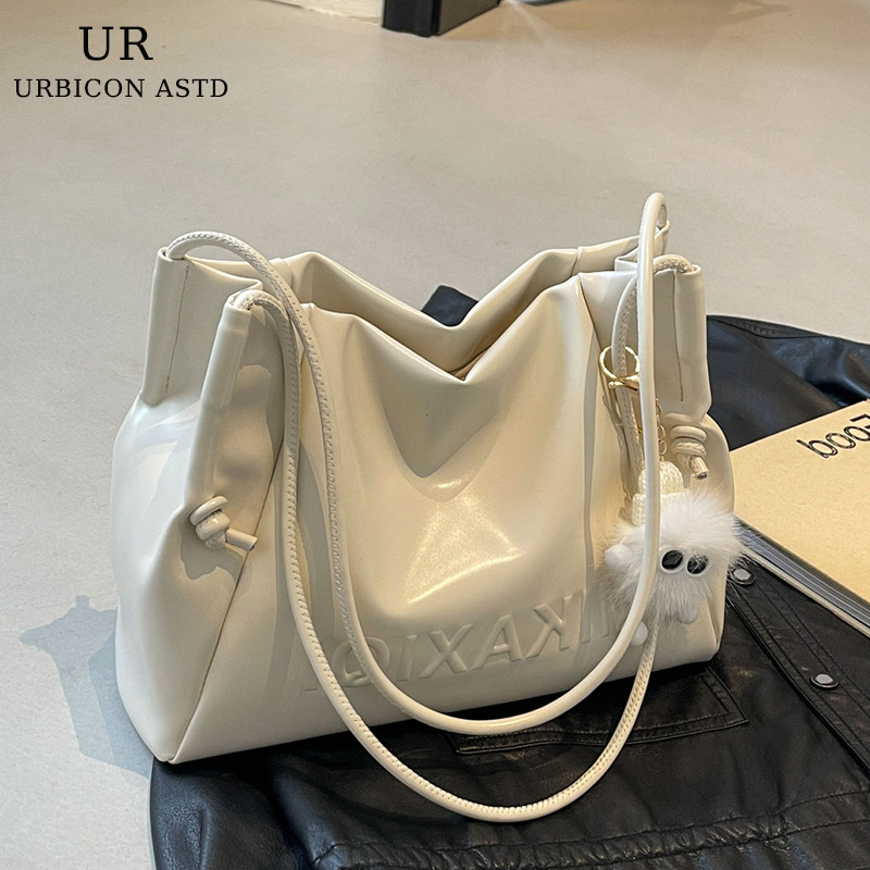 Высококачественная женская сумка sense of light luxury niche bag 2026, новинка весны и лета, супер-пожарная сумка через плечо, большая вместительная сумка-тоут для поездок на работу