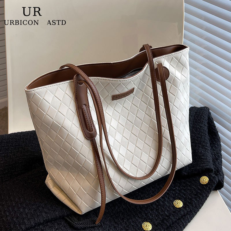 Женская сумка большой емкости, новинка 2025 года, легкая роскошная сумка нишевого дизайна на плечо, высококачественная сумка-тоут для пригородных поездок super fire