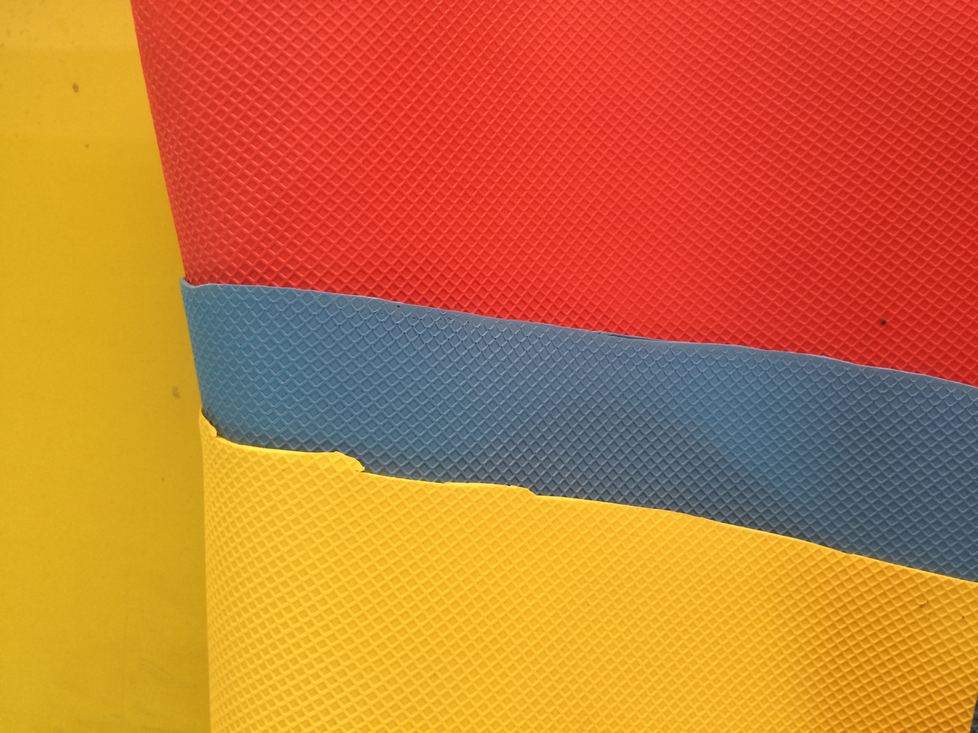 High-quality new Chen Xi Zeng paper tube non-slip wear-resistant color grid pattern rubber gasket 33 yuan a piece