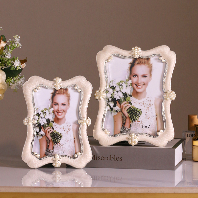 European-Style Photo Frame Display Stand Creative Metal 6inch 7inch 10inch Photo Frame for Living Room Bedside Table Desktop Decoration Gift European-Style Photo Frame Display Stand Creative Metal 6inch 7inch 10inch Photo Frame for Living Room Bedside Table Desktop Decoration Gift