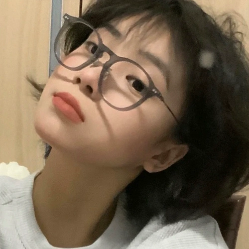 Страсть на основе серых ультра -светлых очков рамки женственная артефактная миопия может разбросить легкое ретро лицо, лицо маленького GM зеркальное рамку