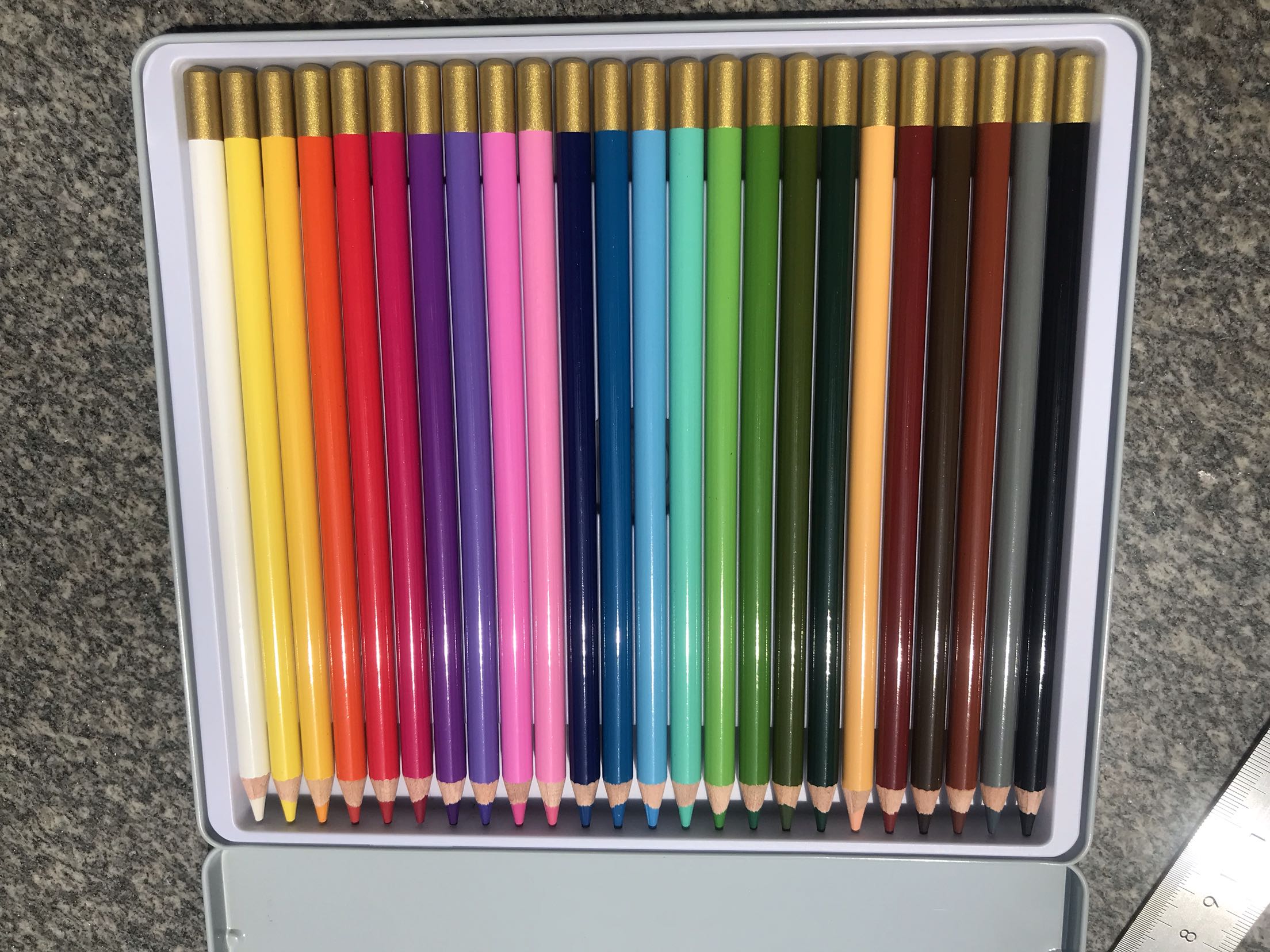 24 color external sheet good color Round 4 0 coarse oil color pencil iron box