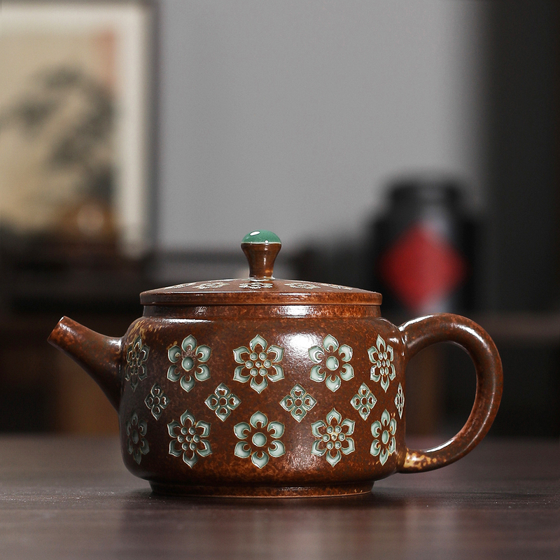 Celadon Flower-Patterned Teapot, Single Pot, Longquan Hand-Carved Ceramic Filter Teapot, Chinese Retro Kung Fu Tea Set Celadon Flower-Patterned Teapot, Single Pot, Longquan Hand-Carved Ceramic Filter Teapot, Chinese Retro Kung Fu Tea Set