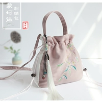 Розовый и белый персиковый цвет - ширина 20, высота 20, толщина 7,5 см.