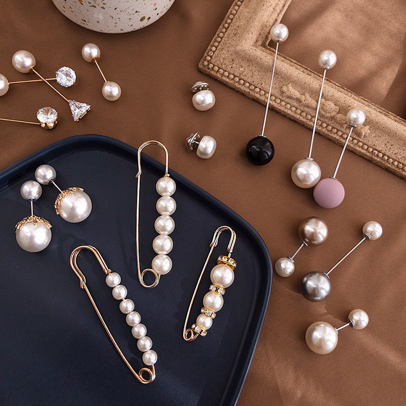 Pearl brooch women's cardigan neckline anti-light Pin button high-end fixed clothes pants waist size waist reduction artifact