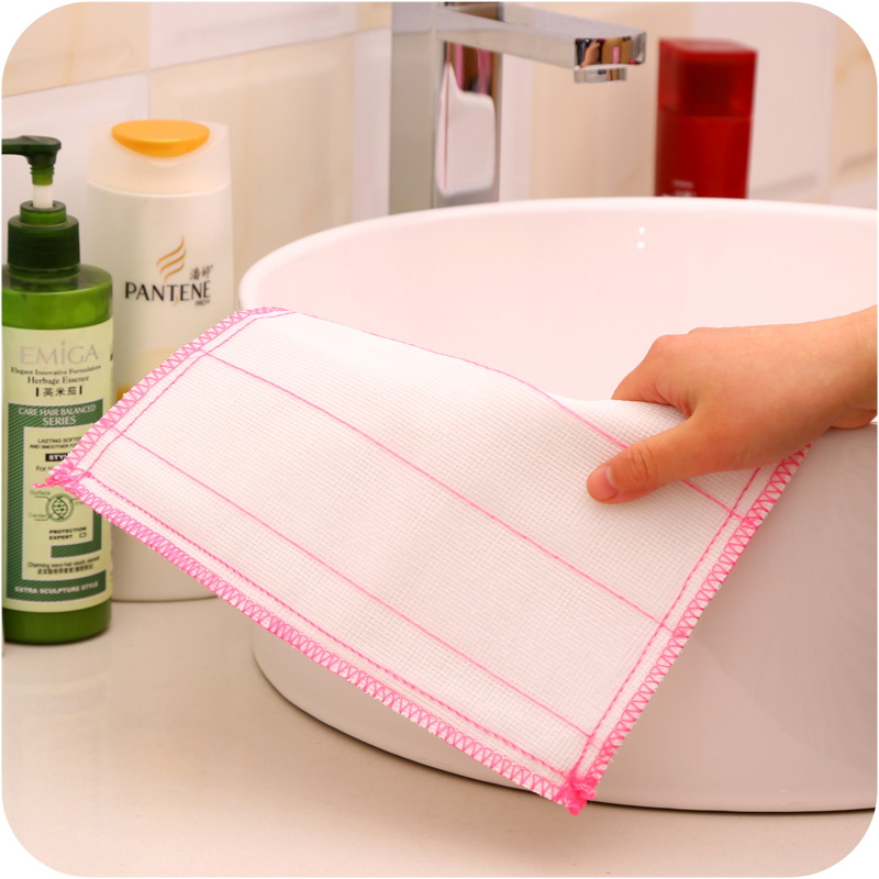 The kitchen cotton yarn absorbs water without dropping the hair rag not stained with the dishwashing cloth and the cleaning cloth for cleaning the cloth