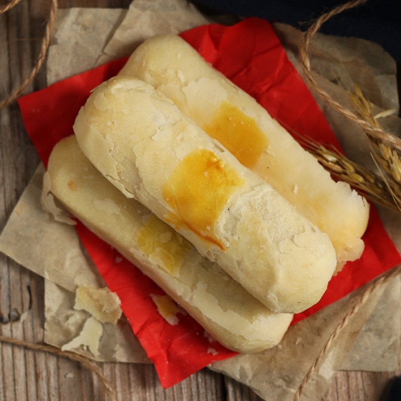 Authentic beef tongue cake Beijing white tongue cake Special pastry heart meringue gourmet snacks snacks Vacuum pack 400 grams