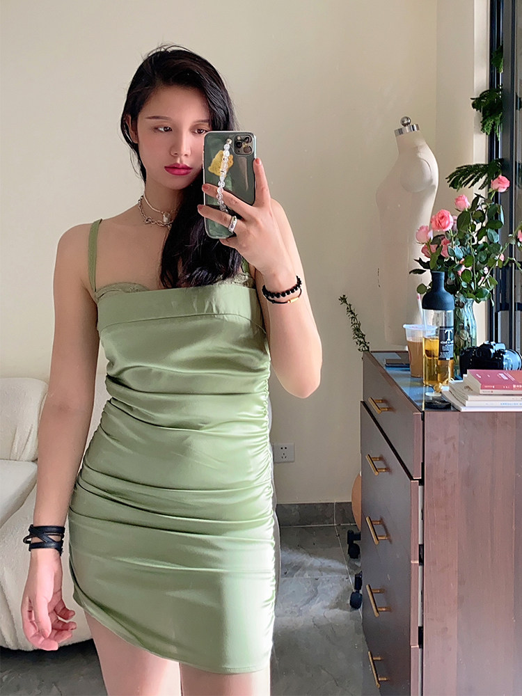 Wu Wanchen 2021 summer lace trim corset slim fit flat dress high-end avocado green suspender skirt