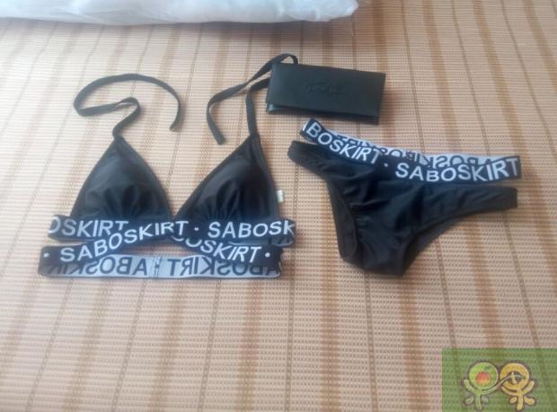 Nổ đoạn chữ in chéo dây đai chia áo tắm mặc bikini ngực nhỏ tập hợp mỏng áo tắm sexy phù hợp với