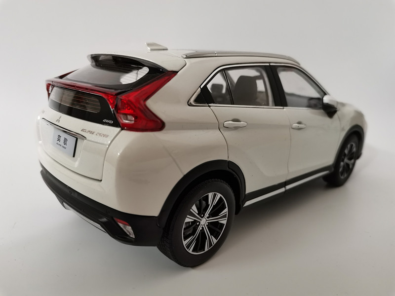 1/18 Mitsubishi ECLIPSE CROSS Diecast Model Car Toy Gifts Display