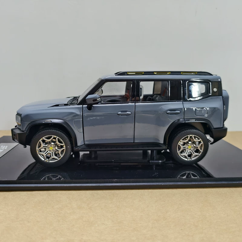 Модель автомобиля для путешествий, SUV, масштаб 1:18