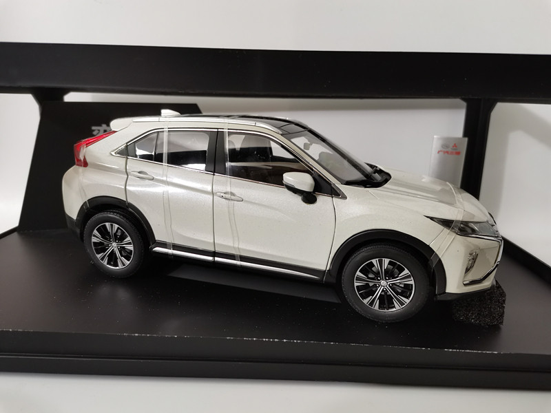 1/18 Mitsubishi ECLIPSE CROSS Diecast Model Car Toy Gifts Display